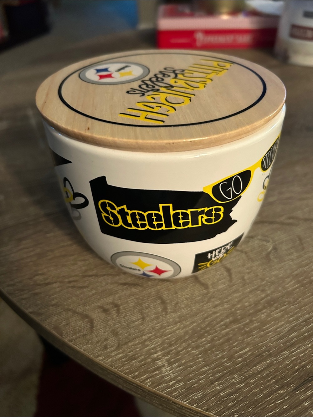 Pittsburgh Steelers Decorative Ceramic Jar 3 wic Candle with Wood Lid 24 oz